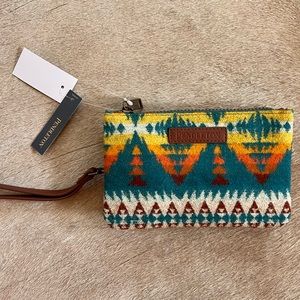 Pendleton 3 Pocket Keeper Wristlet